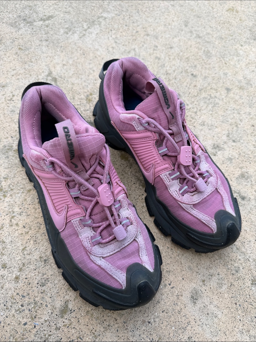 Nike Zoom Vomero Roam Pink Winterized Sneaker Women's Size 5.5